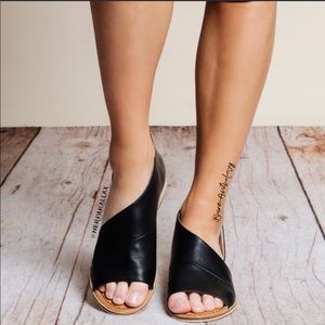 Black cut-out flats